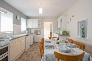 Trefisheg Bungalow - 4