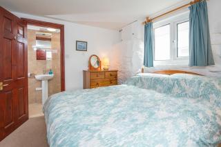 Dingle Cottage - Haverfordwest - 1