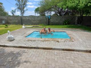 Golentle Home Stay & Extra View Safaris - 2