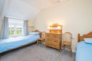 Ty Canol - Goodwick - 5