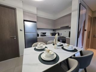 Luxury 1BR Burj Khalifa View Walk to Dubai Mal - Dubai - 7