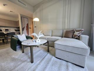 Luxury 1BR Burj Khalifa View Walk to Dubai Mal - Dubai - 1