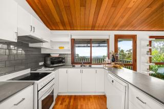 4-Bed Hinterland Retreat with Gorgeous Views - Mudgeeraba - 1