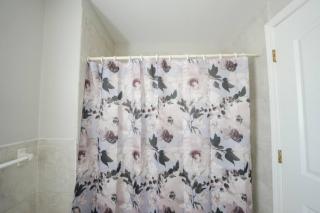 Newark Liberty Brick House - Private Bedroom 4 - 5