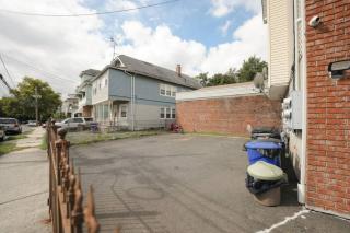 Newark Liberty Brick House - Private Bedroom 4 - 4