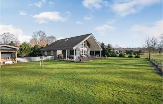 3 Bedroom Amazing Home In Glesborg - 1