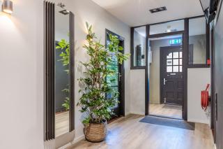 Hotel Zee Bergen - 8