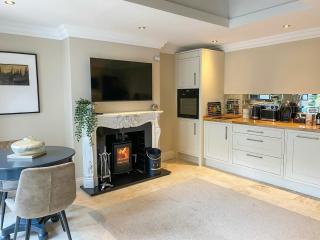The White House Retreat - Findon - 5