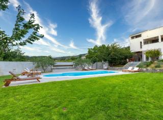Serene Rural Villa with Pool, Sun Deck, and Children's Play Area - 7