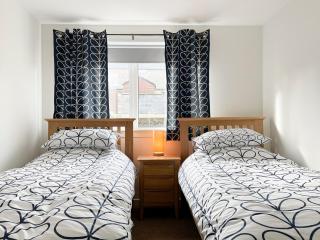 Academy Street Cottage - Tain - 1