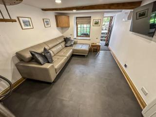 Three Peak Cottage - 8