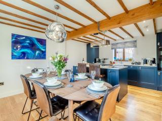 Landers Mews - Trunch - 3
