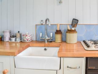 Farmhouse Garden Shepherds Hut - Thursley - 5