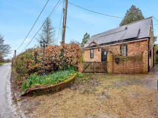 Wisteria Cottage - Horam - 0