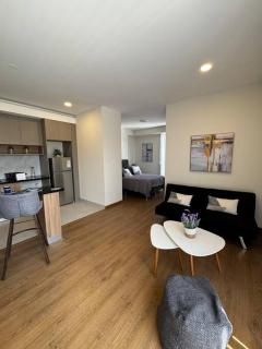 Elegante y Cómodo Departamento - 4