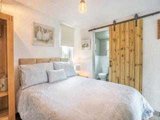 Molehill Lodge - Ammanford - 3