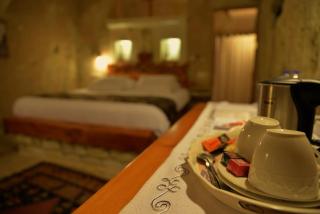 Canyon Cave Hotel - 2