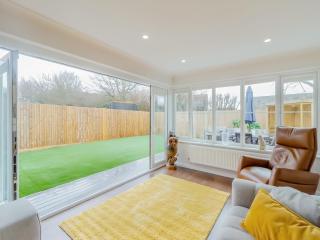 Chestnut House - Bridgend - 6