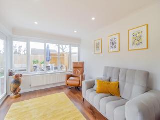 Chestnut House - Bridgend - 8