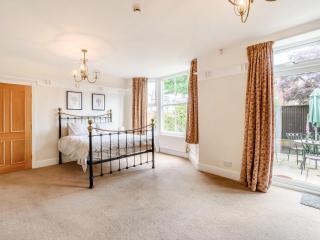 Queen Bs - Bridlington - 4