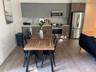 Stylish Westwood Apartment - Steps from UCLA 1 Bedroom 1 Bah - Los Angeles - 7