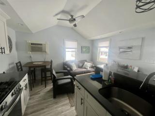 Updated 1bd Cottage - Pool Jacuzzi and More - Wells - 4