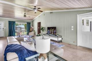 Spacious Home with Pool for 8 People - 7