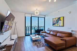 Lux 2BD Apt with Stunning Water Views - Miami - 3