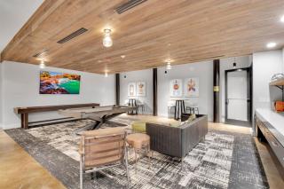 Urban Escape Industrial 2BR 2BA - 2