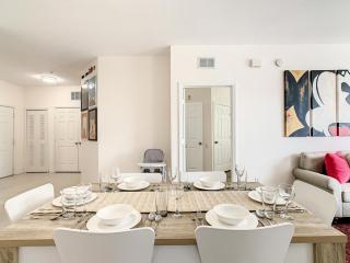 Windsor Hills Luxury Condo, Pool,Slides, By Disney - 7