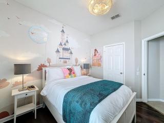 Windsor Palms Minion, Princess, Mickey, Pool Home - 4