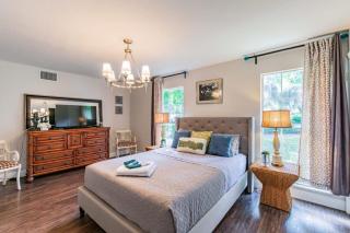 Massive home with pool - 7