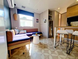 Camping Del Mar 52, Mobile Home Excellence, 3 chambres, 6 personnes, bord de mer - 0