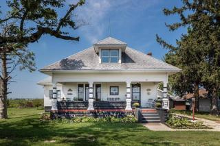 Broadview Manor - - 0