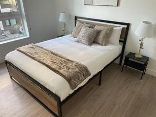 Stylish Westwood Apartment - Steps from UCLA-2 bedroom 2 bath - Los Angeles - 7