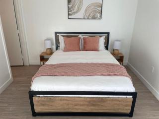 Stylish Westwood Apartment - Steps from UCLA-2 bedroom 2 bath - Los Angeles - 6