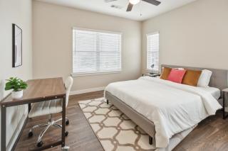 C Creek 5302 I New Construction 2bd Apt I Gated - Houston - 0
