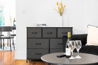 Premium Apartment with Street Parking & High-Speed WiFi - Wolverhampton 9PC - Wolverhampton - 2