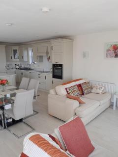 Beach View Apartment- Ground floor with small garden - Newcastle - 2