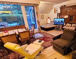 Winterberg Appartement 6 Pers Schwimmbad Sauna Ruheraum Freizeitabteilung Darts Tischtennis fussball Terrasse mit Riesem Garten im Wald nahe Stadmitte und Bikepark mit Fahrradlift Tennis Golfplatz Buchbarem Massages im Wellnessresort Der Brabander - Winterberg - 9