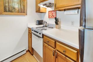 SC105B 1BR 1BA Sleeps Six Wi-Fi Free Parking Close To Lift - 8