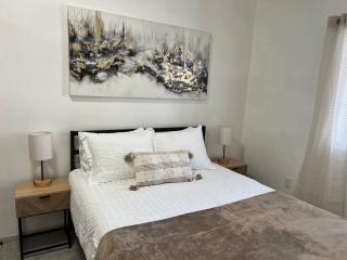 Affordable Stay Near Proctors A2 - 4