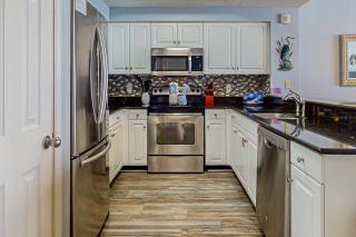 Majestic Sun B513 - Destin - 2