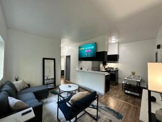 Affordable Stay Near Proctors - A5 - Schenectady - 5