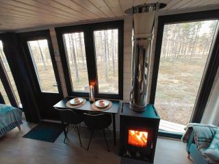 Lapland Riverside, Landscape Cabin, KUUKKELI 6, Ylläs, Tiny Home with Sauna, Fireplace, Terrace, BBQ, Wifi, Ski, Fishing, Pets OK - Äkäslompolo - 9