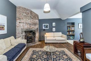 Ulster Apartment, 7 Henrietta Street, Dublin City Centre - Dublin - 1