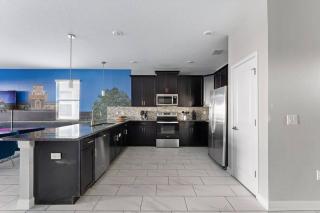 The Magic Kingdom 9BR Resort Pool Home Near Disney - 3