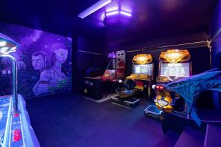 The Magic Kingdom 9BR Resort Pool Home Near Disney - 8