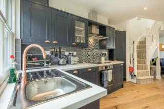 Beautiful 2bed Central Home - 0