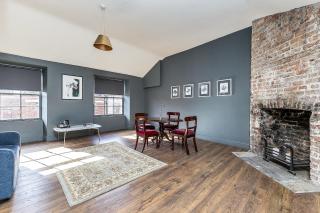 Connaught Apartment, 7 Henrietta Street, Dublin City Centre - Dublin - 7